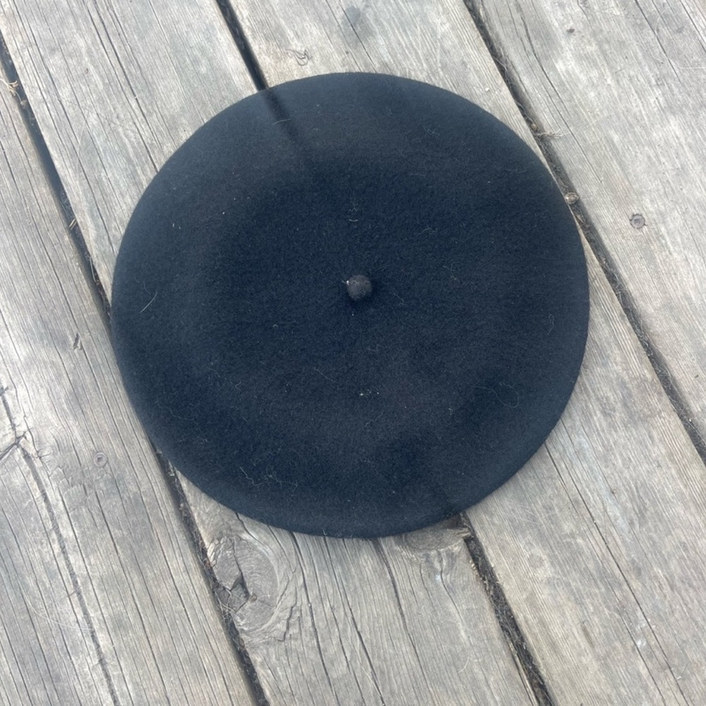 100% WOOL Classic Black Beret